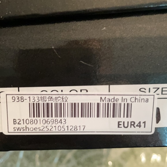 Brand new holographic heels - Picture 5 of 5